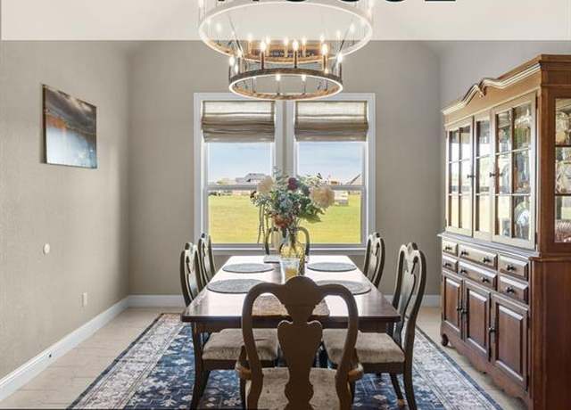 Property at 7232 Sussex Ln, Mansfield, TX 76063, 5 beds, 3 baths