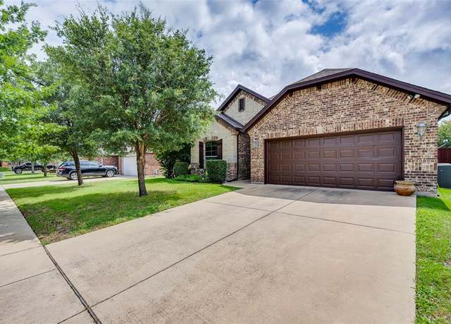 Property at 944 Virginia Ln, Saginaw, TX 76179, 3 beds, 2 baths