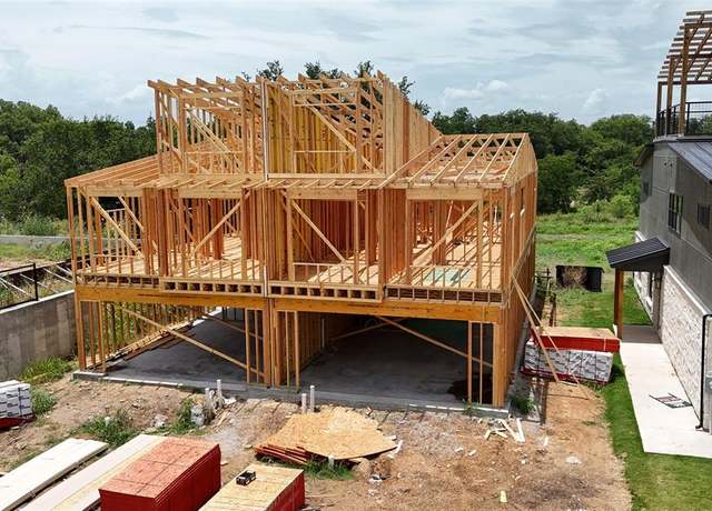 Property at 132 Clark Ln, Stephenville, TX 76401, 3 beds, 2.5 baths