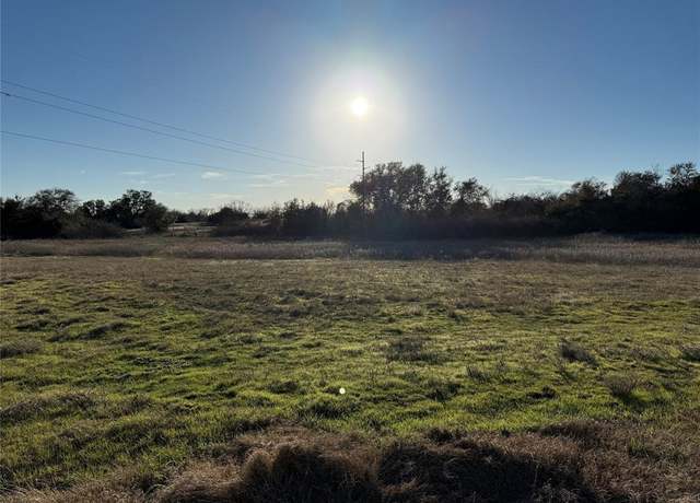 Property at 136 Aslan Rd, Poolville, TX 76487