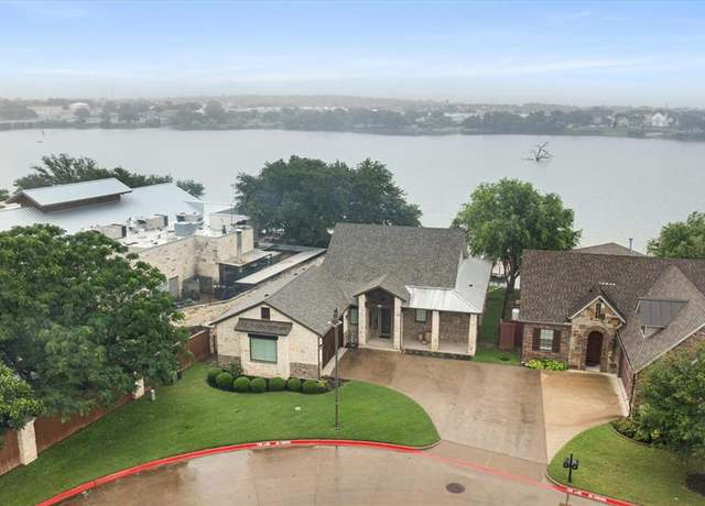 Property at 914 Waterpoint Ct E, Granbury, TX 76048, 2 beds, 2.5 baths