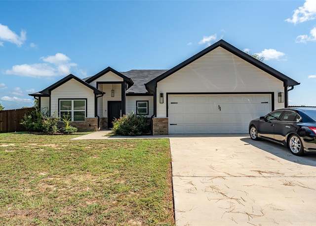 Property at 12960 County Road 46, Tyler, TX 75704, 3 beds, 2 baths