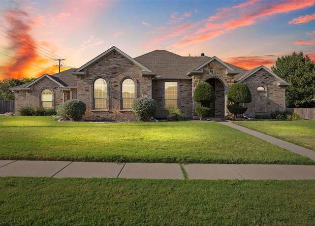 Property at 433 Rusty Run Dr, Midlothian, TX 76065, 4 beds, 2 baths