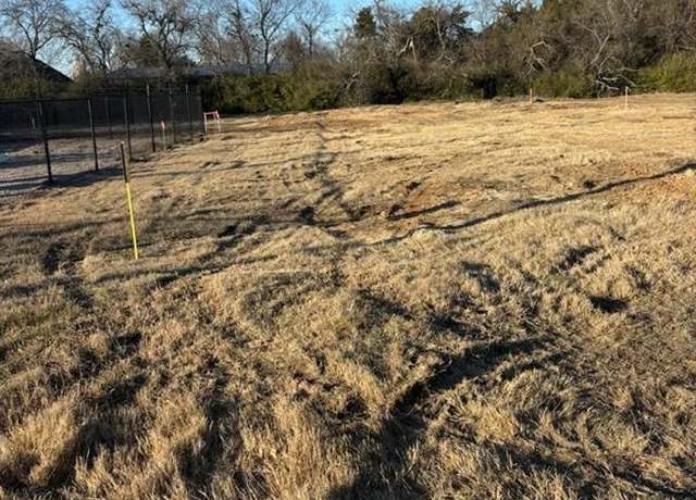 Property at 835 E 3rd St, Lancaster, TX 75146