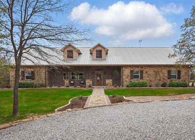 Property at 1181 County Road 1111, Decatur, TX 76234, 4 beds, 2.5 baths
