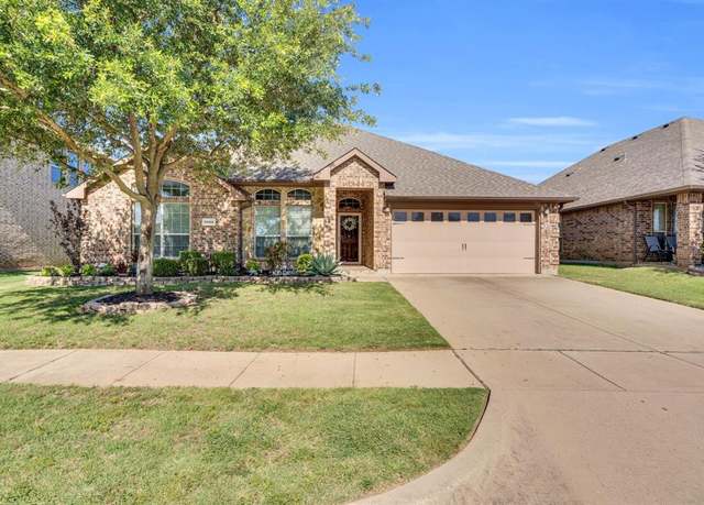 Property at 6908 Muirfield Dr, Arlington, TX 76001, 3 beds, 2 baths