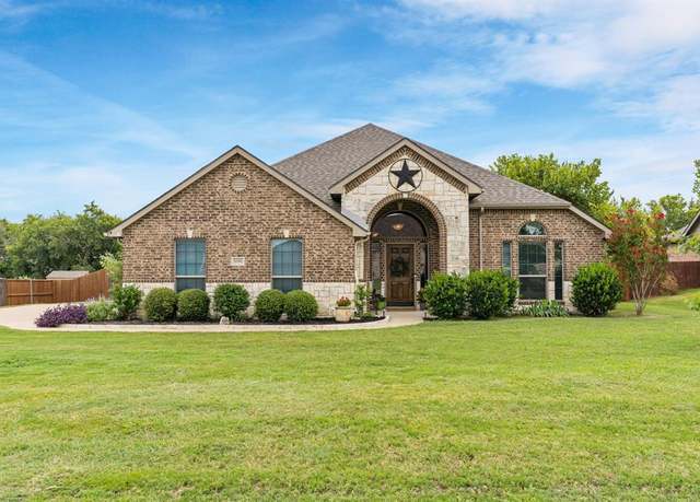 Property at 1086 Meadow Hill Dr, Lavon, TX 75166, 3 beds, 2 baths