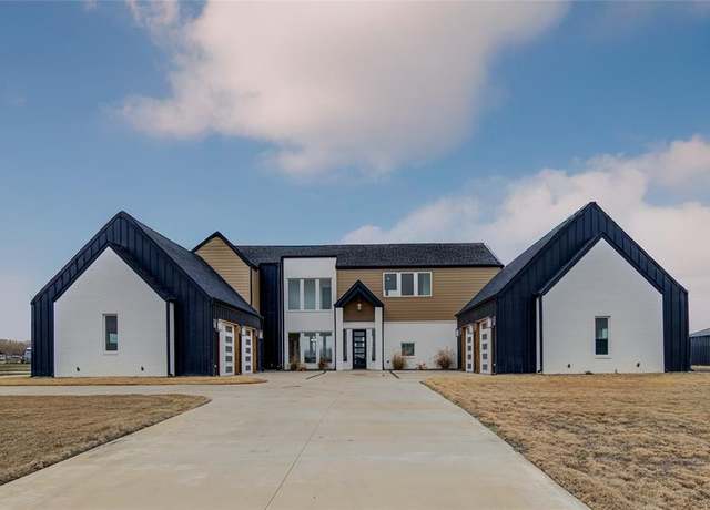 Property at 121 Kristina Blvd, Decatur, TX 76234, 4 beds, 3 baths