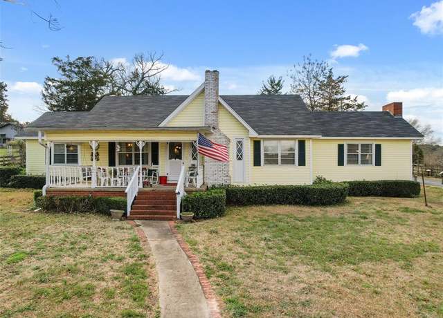 Property at 2556 Ash Rd, Gilmer, TX 75644, 3 beds, 2 baths