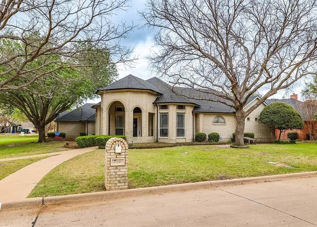 Property at 8 Velvet Ct, Mansfield, TX 76063, 3 beds, 2.5 baths