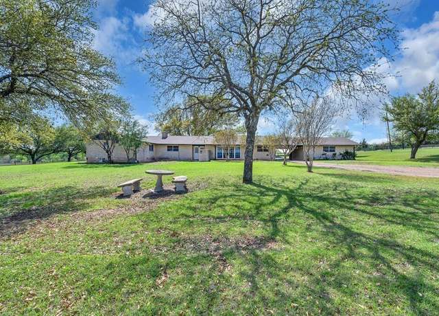 Property at 596 Saffle Rd, Robinson, TX 76706, 3 beds, 2.5 baths