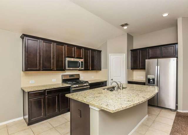 Property at 617 Saguaro Dr, Fort Worth, TX 76052, 4 beds, 2 baths