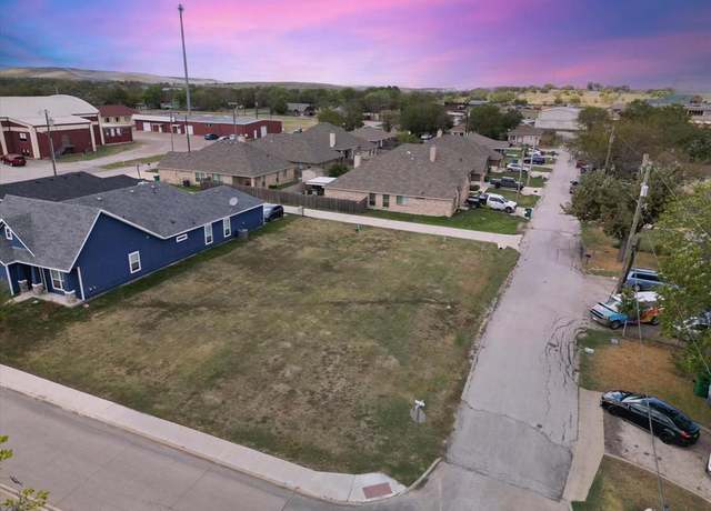 Property at 417 E 5th St, Ferris, TX 75125