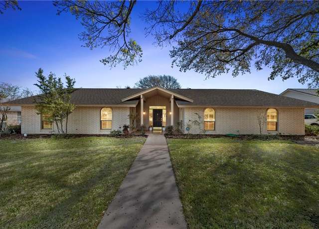 Property at 741 Ivy Ann Dr, Woodway, TX 76712, 4 beds, 3 baths