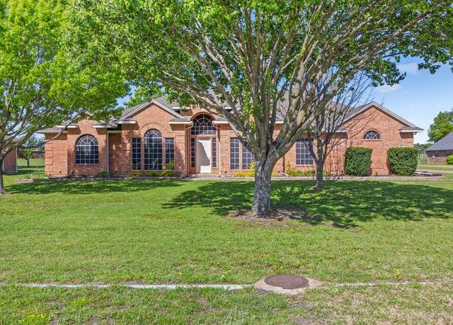 Property at 560 Glenn Ln, Red Oak, TX 75154, 3 beds, 3 baths