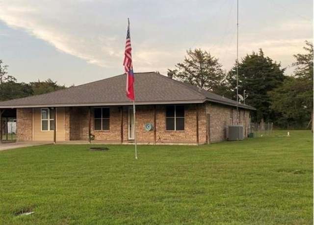 Property at 204 County Road 2211, Ivanhoe, TX 75447, 4 beds, 2 baths