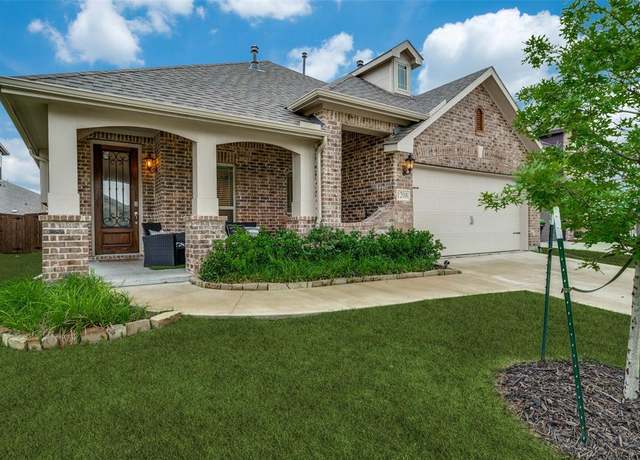 Property at 1208 Starlight Ave, Aubrey, TX 76227, 4 beds, 3 baths