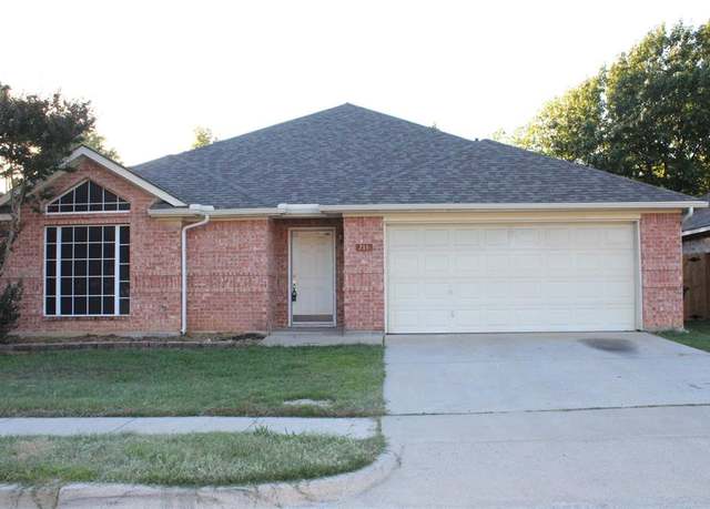 Property at 719 Jeff Ct, Irving, TX 75060, 3 beds, 2 baths