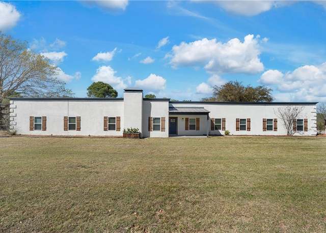 Property at 300 Baker Ln, Robinson, TX 76706, 5 beds, 3.5 baths