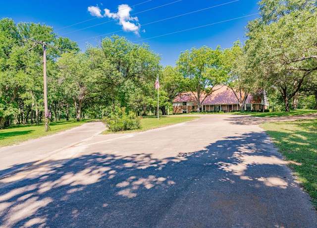 Property at 510 W Malloy Bridge Rd, Seagoville, TX 75159, 4 beds, 4 baths