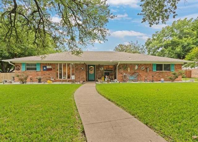 Property at 1118 Willowcreek Rd, Cleburne, TX 76033, 3 beds, 2 baths