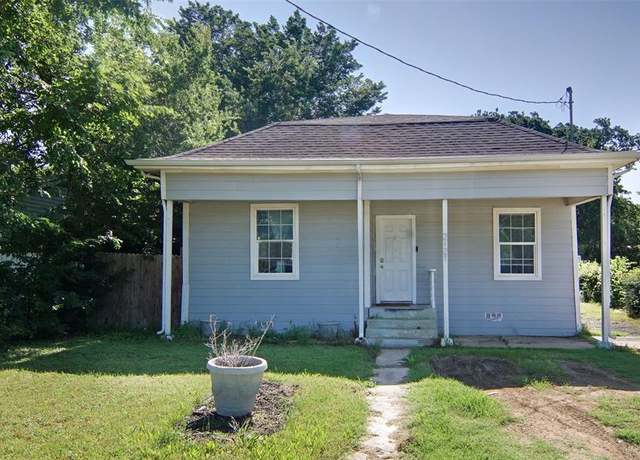 Property at 2421 Langston St, Fort Worth, TX 76105, 4 beds, 2 baths