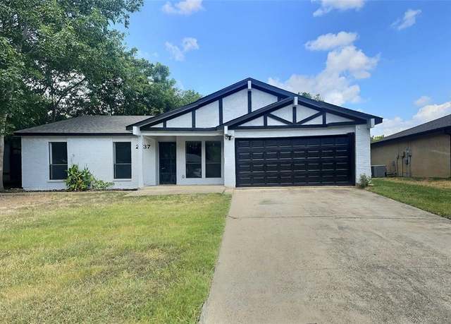 Property at 2737 Mill Pond Rd, Denton, TX 76209, 3 beds, 2 baths