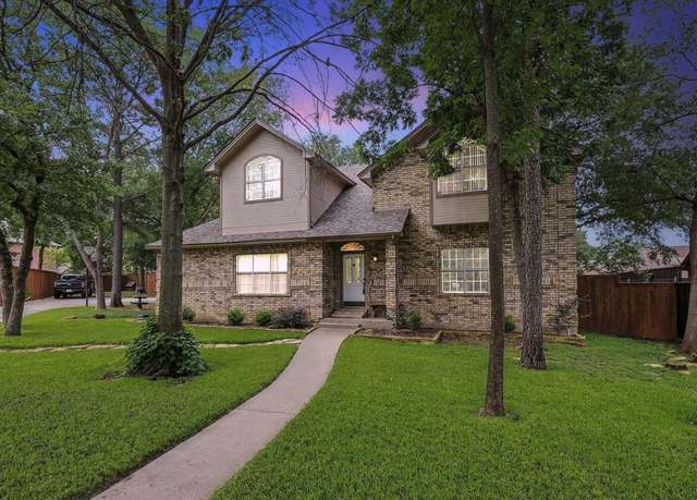 Property at 1112 Chapel Dr, Denton, TX 76205, 4 beds, 3 baths