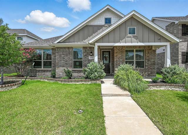 Property at 2272 Vista Way, Waxahachie, TX 75165, 4 beds, 2.5 baths