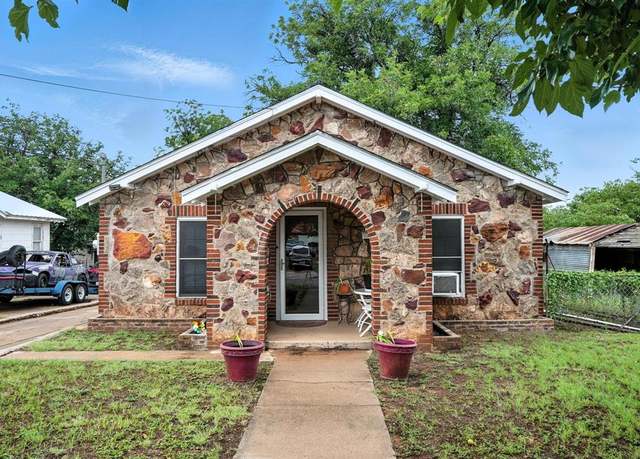 Property at 907 Bowie St, Sweetwater, TX 79556, 2 beds, 1 bath