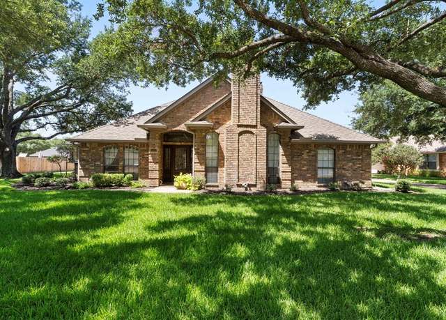 Property at 2503 Saint Andrews Dr, Ennis, TX 75119, 3 beds, 2.5 baths