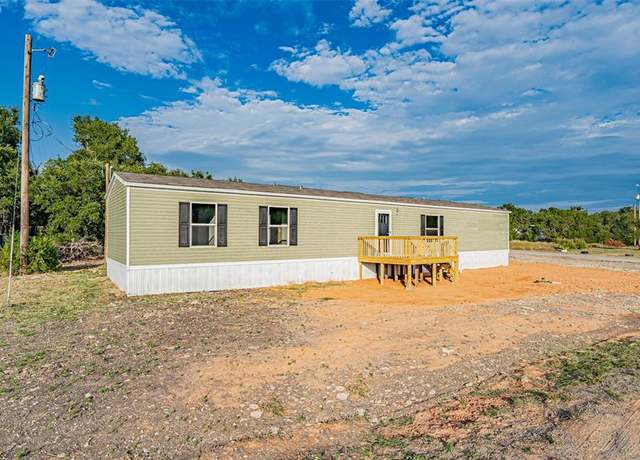 Property at 3108 Blackjack Ln, Granbury, TX 76048, 3 beds, 2 baths