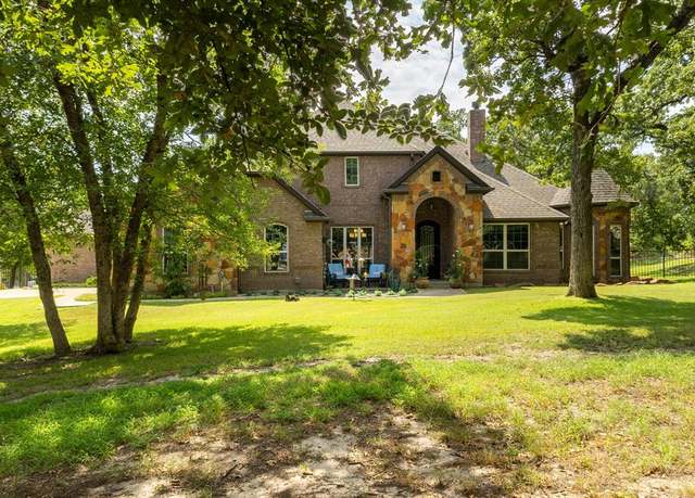 Property at 7401 Hilltop Dr, Fort Worth, TX 76108, 5 beds, 4.5 baths