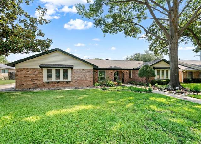 Property at 624 Springhill Ct, Hurst, TX 76054, 4 beds, 2 baths