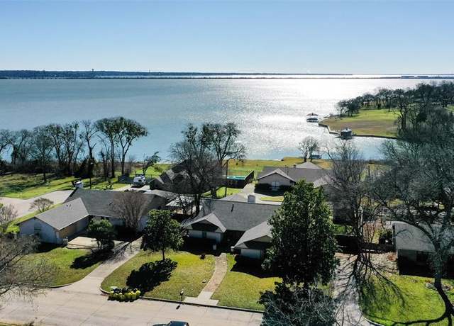 Property at 110 Elm Crest Dr, Rowlett, TX 75087, 4 beds, 2.5 baths
