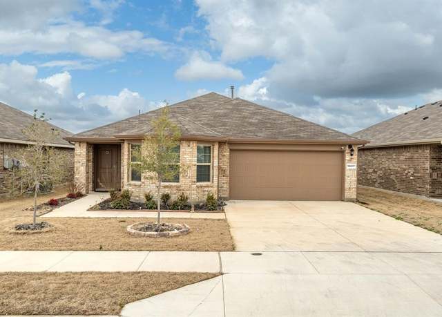 Property at 16617 Porterfield Ln, Justin, TX 76247, 3 beds, 2 baths
