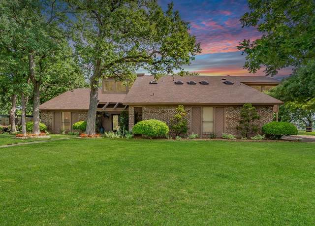 Property at 7300 Londonderry Dr, North Richland Hills, TX 76182, 4 beds, 3 baths