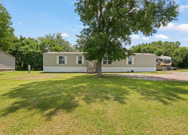 Property at 2510 Redwood Cir, Burleson, TX 76028, 3 beds, 2 baths