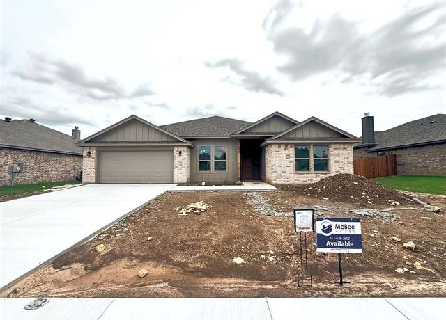 Property at 645 Mooney Dr, Saginaw, TX 76179, 4 beds, 2.5 baths