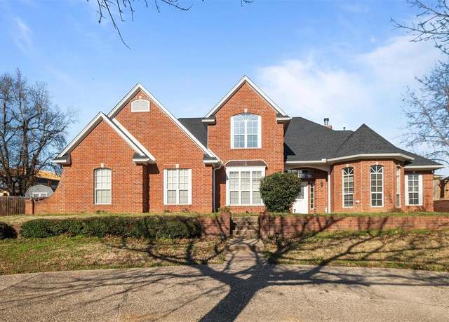 Property at 301 Northcreek Dr, Chandler, TX 75758, 4 beds, 3.5 baths