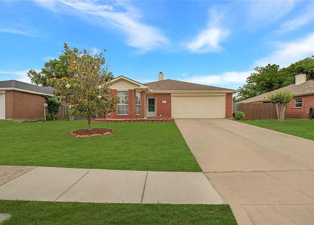 Property at 1034 Palomino Dr, Little Elm, TX 75068, 3 beds, 2 baths