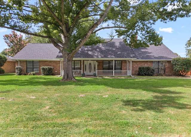 Property at 521 Sunnyside Dr, Chandler, TX 75758, 3 beds, 3 baths