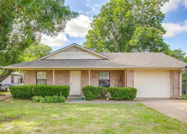 Property at 1834 Melinda Myrl Dr, Sanger, TX 76266, 3 beds, 1.5 baths