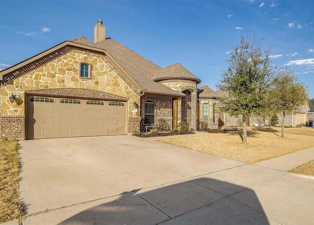 Property at 1152 Blue Sky Ln, Burleson, TX 76058, 3 beds, 2 baths