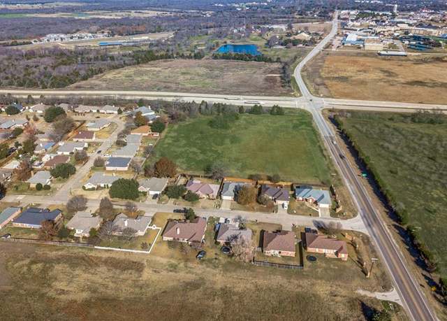 Property at 01 S Houston St, Kaufman, TX 75142