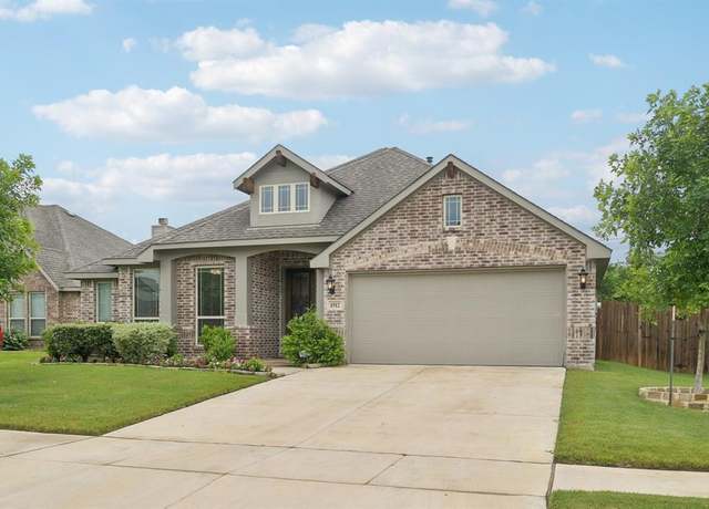 Property at 1512 Nighthawk Ln, Mansfield, TX 76063, 4 beds, 2 baths
