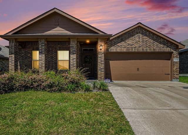 Property at 2312 Denmark Ln, Fort Worth, TX 76108, 3 beds, 2 baths