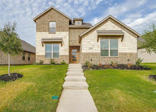 Property at 333 Pasture Dr, Midlothian, TX 76065, 4 beds, 2.5 baths