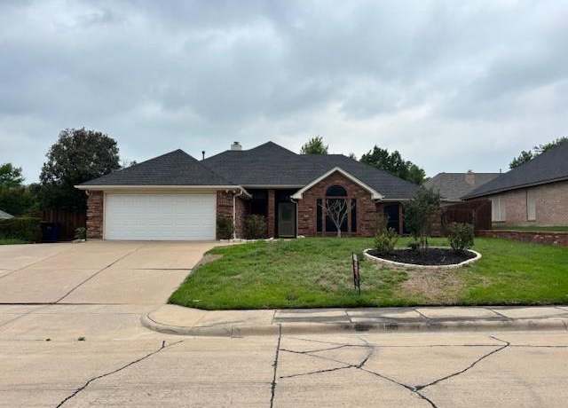 Property at 432 Shelby Dr, Burleson, TX 76028, 3 beds, 2 baths
