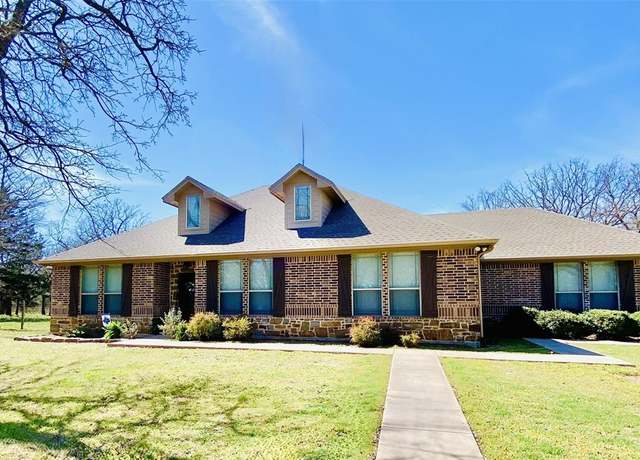 Property at 2801 Fm 1816, Bowie, TX 76230, 3 beds, 2 baths